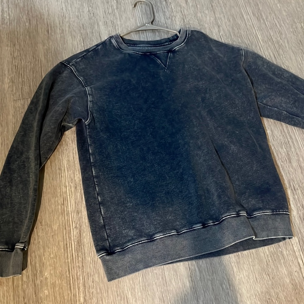 TNA crewneck sweatshirt